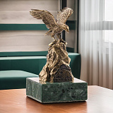 Бронзовая статуэтка «Орел на скале»