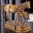 Бронзовая композиция "Кобыла с жеребенком"